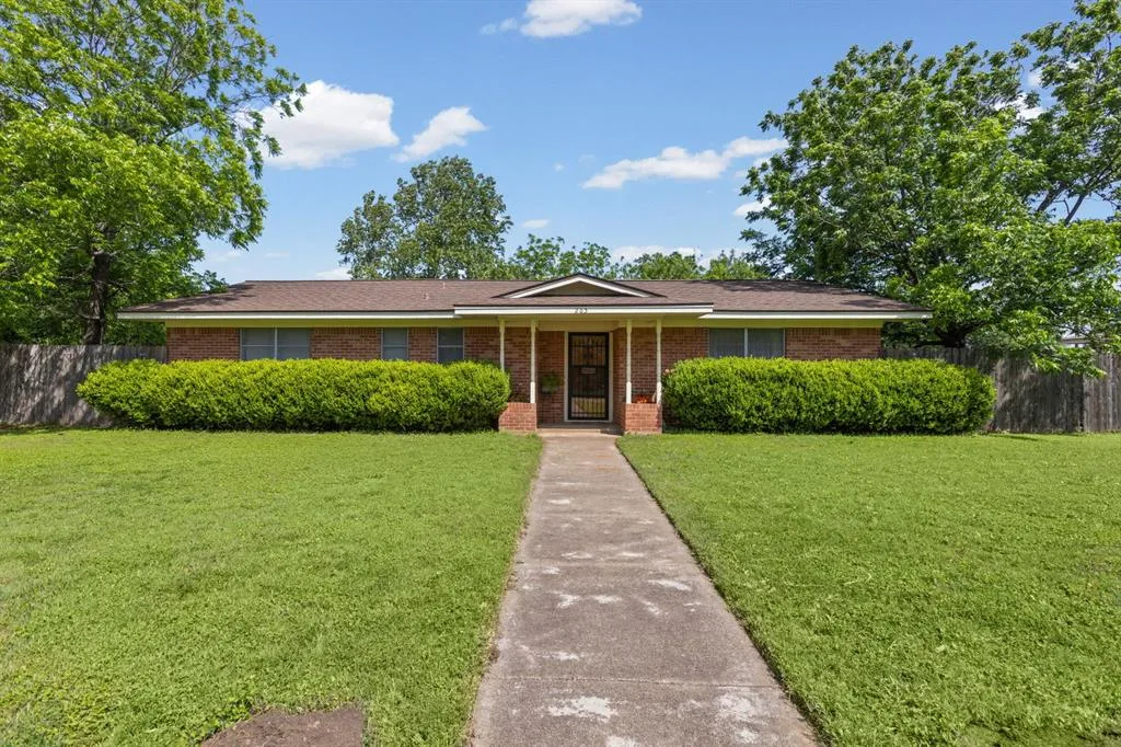203 Randy Drive, Woodway, Texas 76712 | Residential Properties | Onward ...